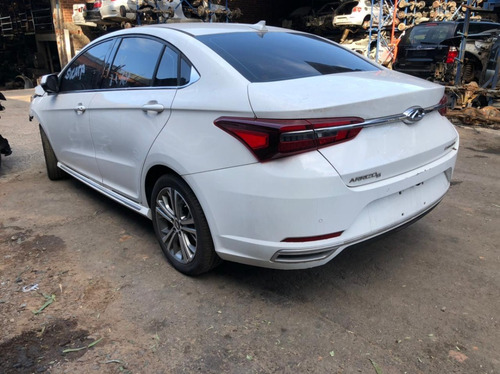 Imagem 2 de 7 de Sucata Chery Arrizo 6 2021 150v Branco