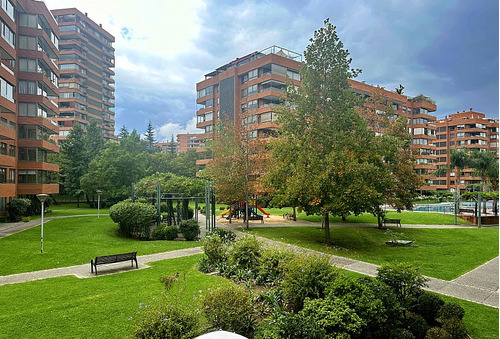 Escriva De Balaguer / Colegio Sscc