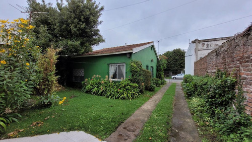 Imagen 15 de 23 de Venta - Casa Cuatro Ambientes Con Garaje Y Departamento - Irala 6071