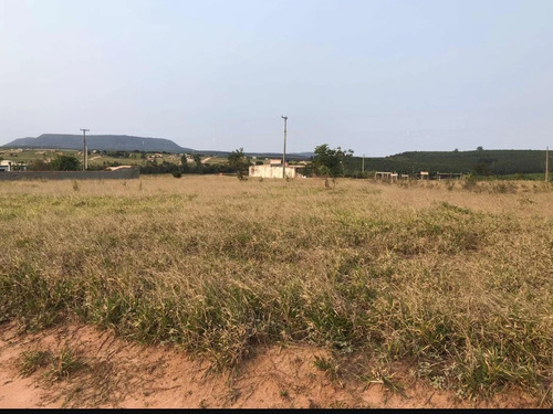 Vende-se - Terreno Alpes Da Castelo Totalmente Plano