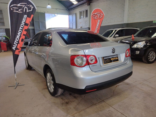 Imagen 3 de 7 de Volkswagen Vento Sportline Tdi 2.0 2007