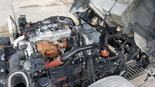 Imagen 6 de 12 de Isuzu 100 2016 Por Partes