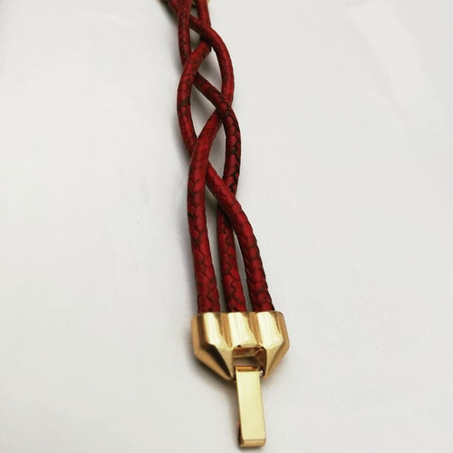 Pulsera Con 3 Correas Trenzadas.