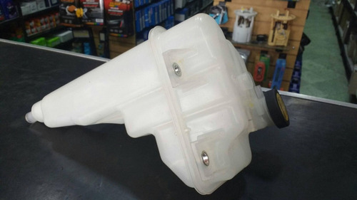 Imagen 4 de 9 de Deposito Bidon De Agua Toyota Hilux 16 / 17 Original Egs