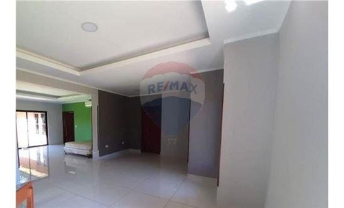 Imagen 4 de 14 de Vendo Residencia Con Amplio Patio En El Barrio San Miguel, Cambyreta: 2 Habitaciones Y 2 Baños.