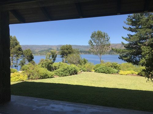 Casa En Venta De 6 Dorm. En Vichuquén