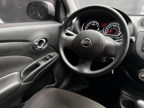 Nissan Versa 1.6 SL 16V FLEX 4P MANUAL