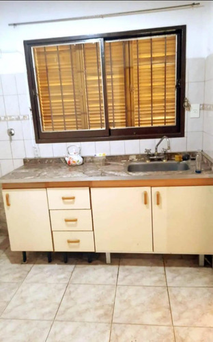 Casas En Venta - 2 Dormitorios 2 Baños - 300mts2 - Morón