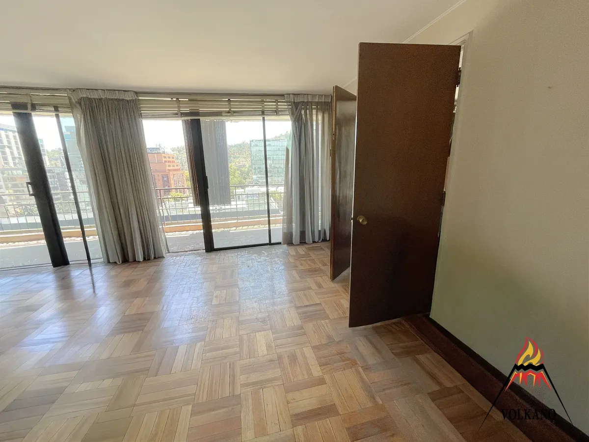 Imagen 3 de 21 de Se Vende Departamento De 160 Metros Con Estacionamiento