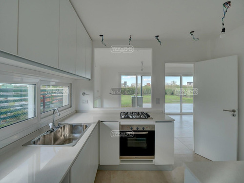 Casa En Venta En Araucarias, Puertos, Escobar