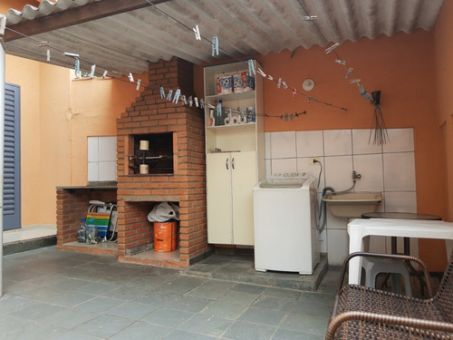 Imagem 1 de 14 de Vendo Troco Casa Terrea Tres Quartos / Suite (vi489)
