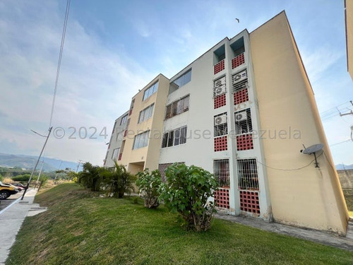 Venta  Apartamento En Conjunto Residencial Ciudad Real, Ubicado En Carretera Intercomunal La Victoria Vía Al Consejo.24-21903 Gjg