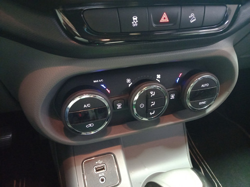 Imagen 11 de 15 de Fiat Toro Volcano At9 Linea Nueva 2018