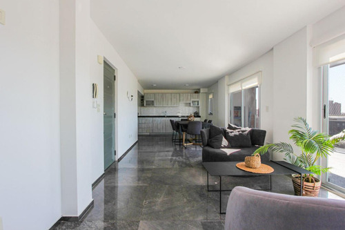 Venta Departamento 4 Ambientes En Moron Sur Con 3 Cocheras