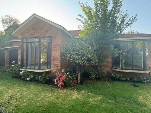 Casa Muy Amplia En Venta Y Renta En Residencial La Asunción Frente A Parque Bicentenario De Metepec