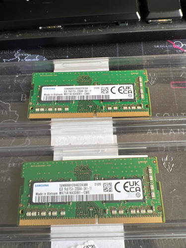 Memoria Ram Color Verde  8gb Samsung M471a1k43db1-cwe