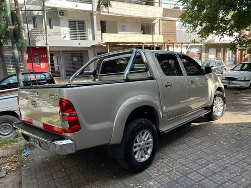 Imagen 9 de 21 de Toyota Hilux 4x2 C/d Srv 3.0 Tdi C/cue