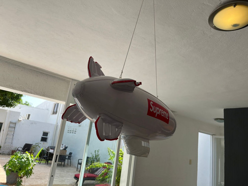 Supreme Zeppelin Dirigible (Usado)