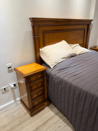 Cama 2 Plazas 1,90 X 1,60 Y 2 Mesitas De Luz Madera Cerezo Cerezo Clásico (Usado)