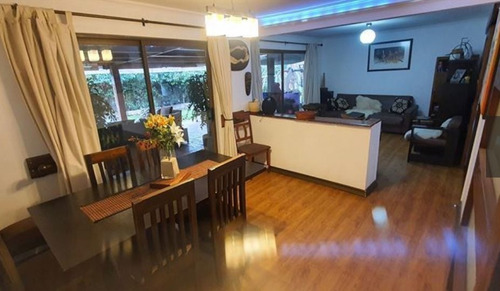 Se Vende Casa De 1 Piso. 3d, 3b + Servicio Y Quincho