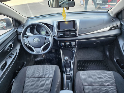 Imagen 6 de 14 de Toyota Yaris 1.5 Gli Mt Full 2018