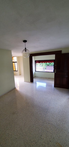 Se Vende Apartamento En Los Prados