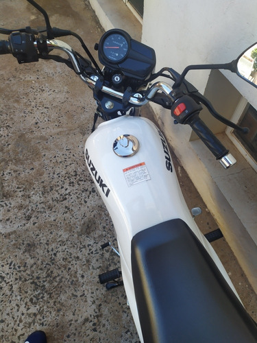 Imagem 2 de 3 de Suzuki Gs-120