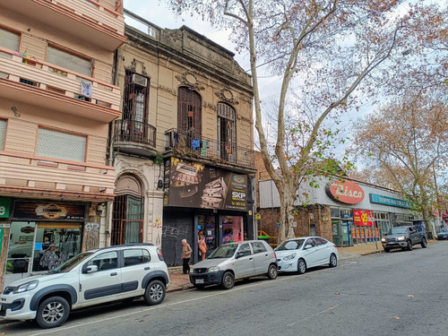 Hogar Estudiantil En Pleno Centro De Montevideo - Tenemos Habitaciones Individuales Y Dobles. Cada Una De Ellas Con Placares Individuales.