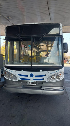 Imagen 3 de 8 de Mercedes Benz 1418