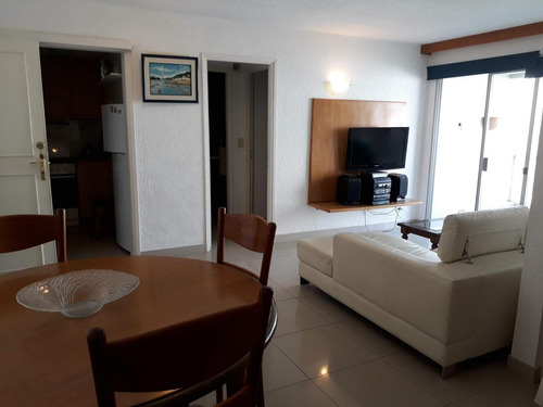 Venta Apartamento Dos Dormitorios En  Cantegril Punta Del Este