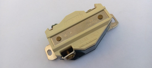 Conector Enchufe Toma Eléctrica Industrial L6 20