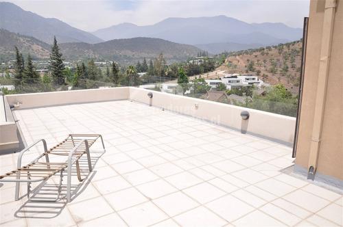 Casa En Venta De 5 Dorm. En Lo Barnechea