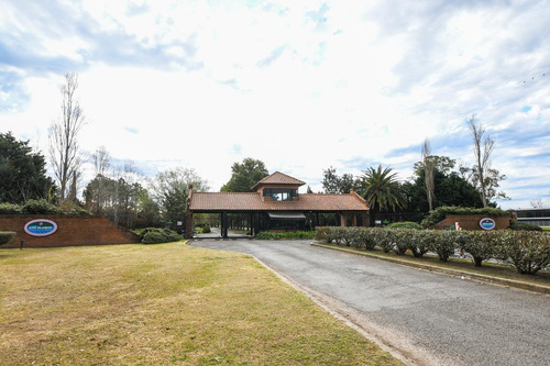 Imagen 2 de 30 de Casa De 5 Dormitorios En Venta Los Alamos Club De Campo Pileta Quincho Amenitis