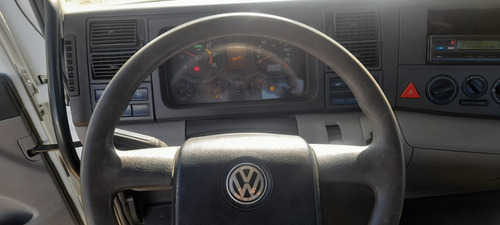 Volkswagen 17.250 Con Caja Termica Y Pala Hidraulica