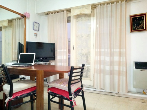 Departamento En Venta 2 Ambientes - Zona Centro, Contrafrente Con Patio