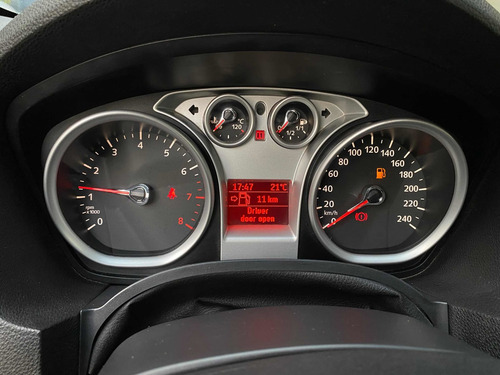 Imagen 12 de 13 de Ford Kuga 2.5 Trend Mt 4x4 (ku01/ku04) /// 2011 - 128.000km