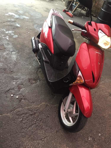 Imagem 1 de 1 de Honda Lead