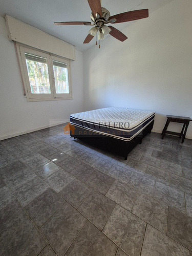 Chalet Colonial En Venta Centro De Atlántida
