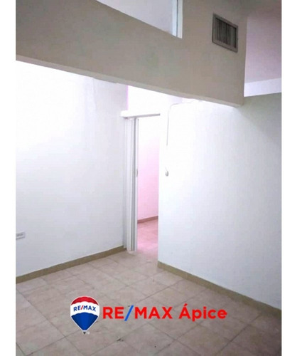 Imagen 7 de 10 de Se Vende Consultorio Médico En Las Avenidas, La Esperanza