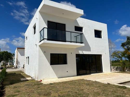Casa En Alquiler En La Urbanización Más Nueva Y Exclusiva De Bavaro, Punta Cana