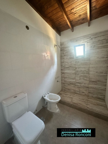 Moderna Casa A Estrenar Con Jardín Al Frente En Planta Baja