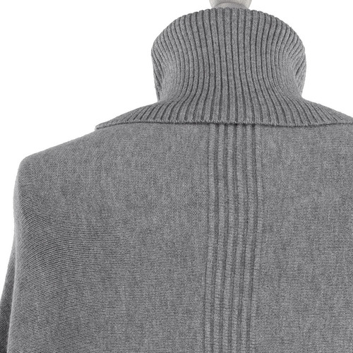Imagen 7 de 8 de Poncho Capa Cuello Tortuga Tejido Fino Suave Estrech Canale.