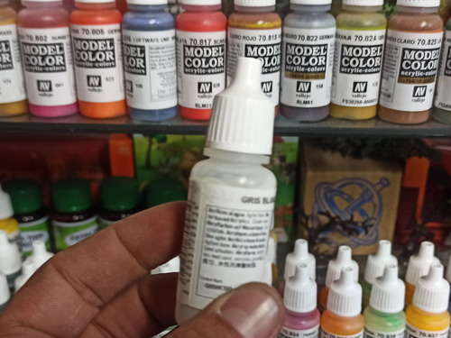 Imagen 4 de 6 de Vallejo Gris Blanco N° 70993 Pintura Model Color Acrilicas