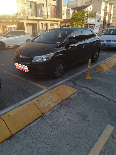 Imagen 5 de 11 de Chevrolet Onix 2016 1.4 Lt 98cv