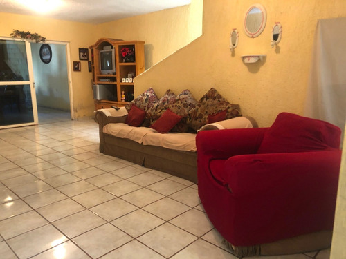 Imagen 4 de 8 de Se Vende Casa En San Sebastian El Grande