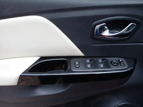 Renault Captur 2.0 Intens Automática