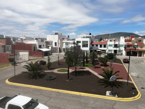 Se Vende Casa En Fraccionamiento Residencial La Moraleja .