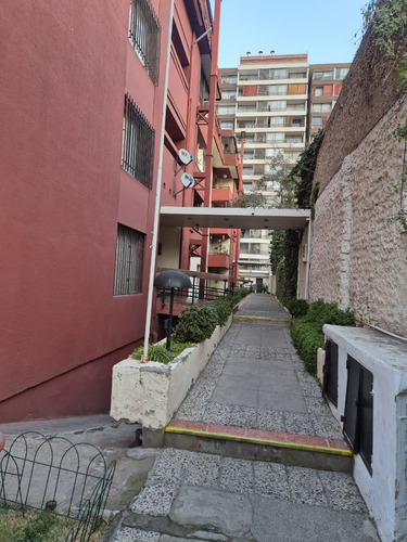 Depto. Excelente Ubicación (a 2 Cuadras Metro M. Eyzaguirre)
