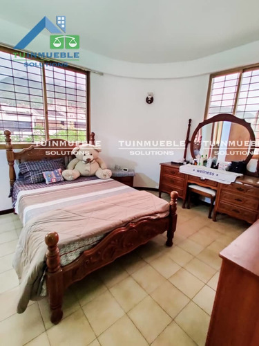Imagen 8 de 14 de Quinta 2 Niveles En Venta Los Corales