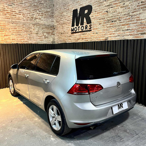 Imagen 7 de 24 de Volkswagen Golf 2016 1.6 Trendline